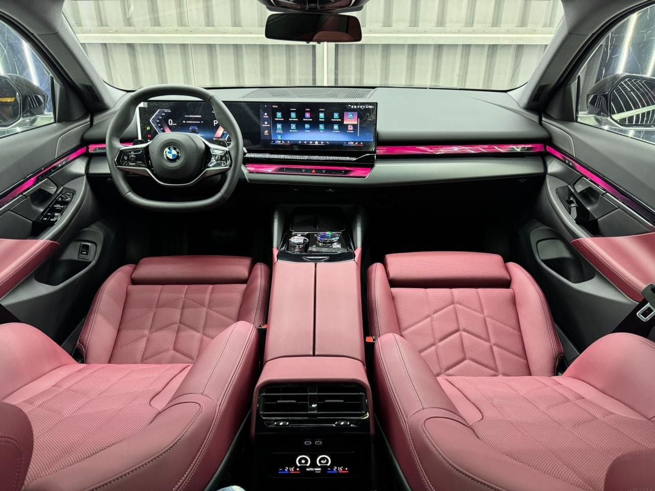 BMW 520i 2.0 L | GCC | Low Mileage | RWD
