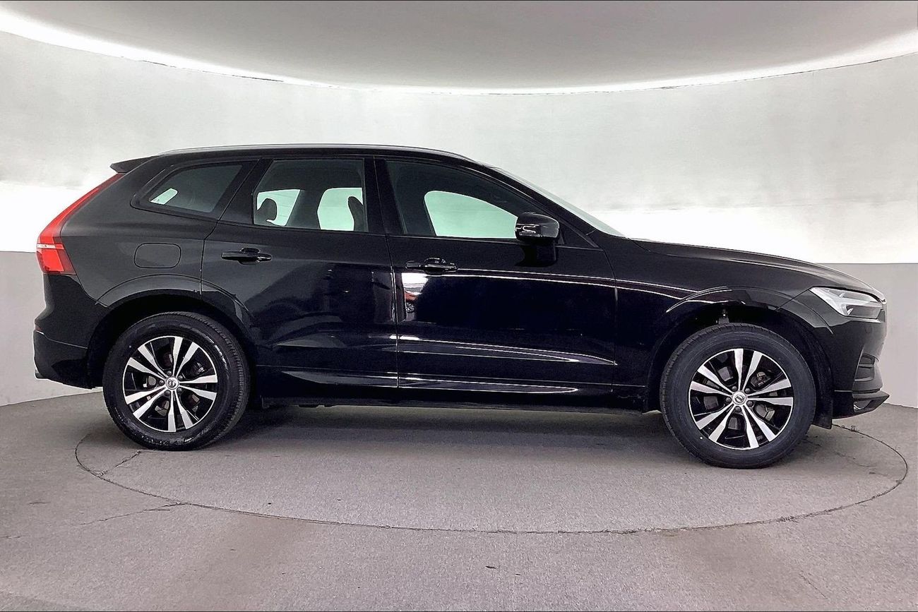 فولفو XC 60 T5 Momentum | National Day Celebration | شامل الضمان | 0 ﺪﻔﻋﺓ ﺃﻮﻟﻯ