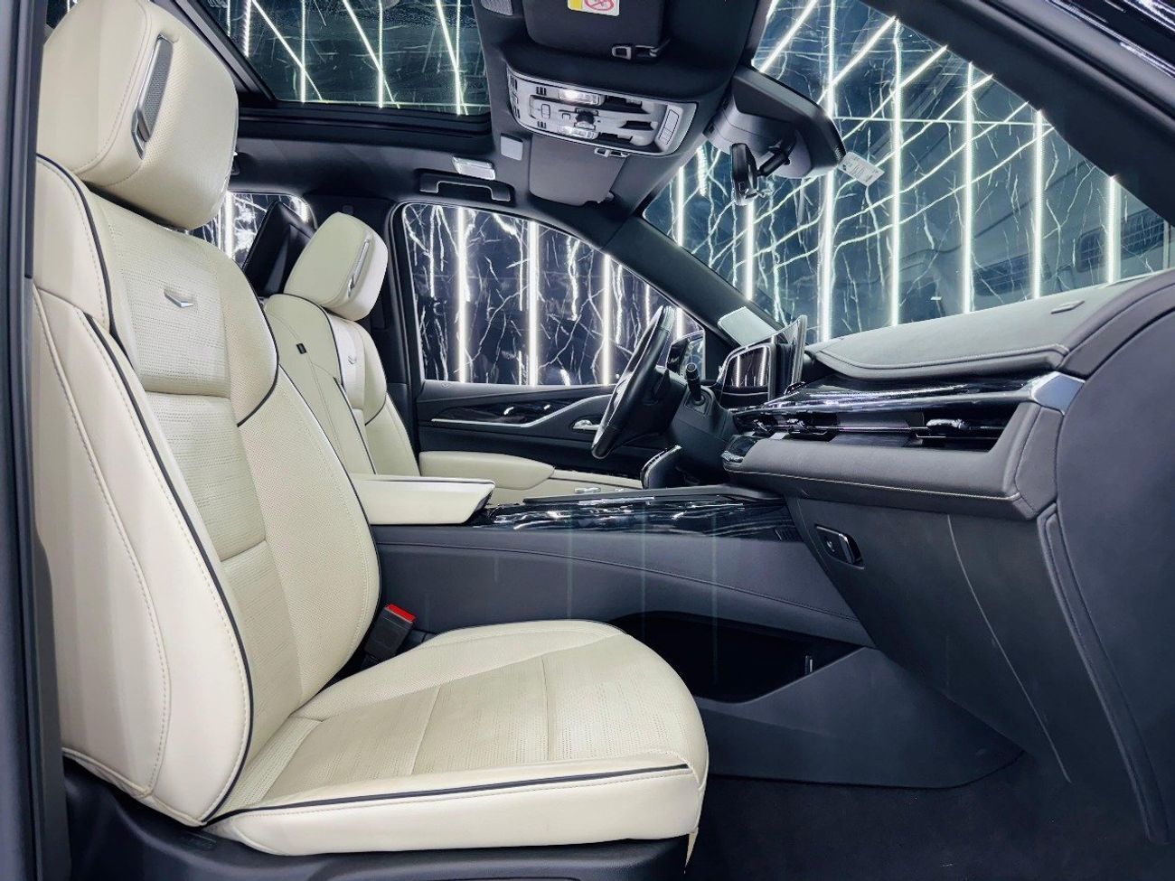 Cadillac Escalade Sport 6.2L 4WD 2022 Cadillac Escalade, 2026 Warranty, 2027 Service Pack, 8 Seater, Full Options, GCC