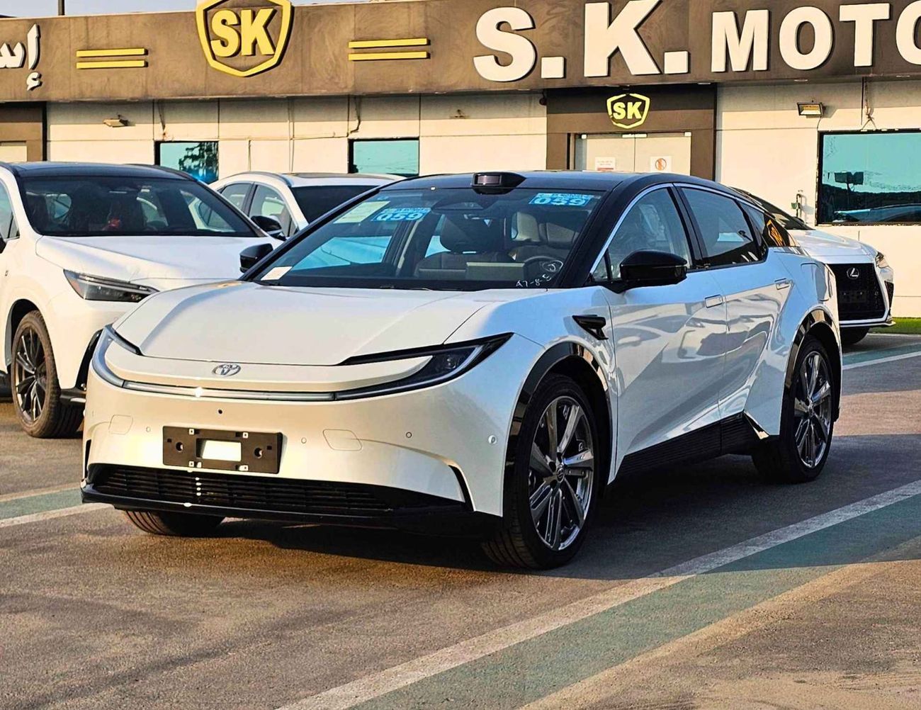 Toyota bZ5 630 MAX KM / ELECTRIC WITH CHARGER / PANORAMIC ROOF / RADAR (CODE # BZ5E)