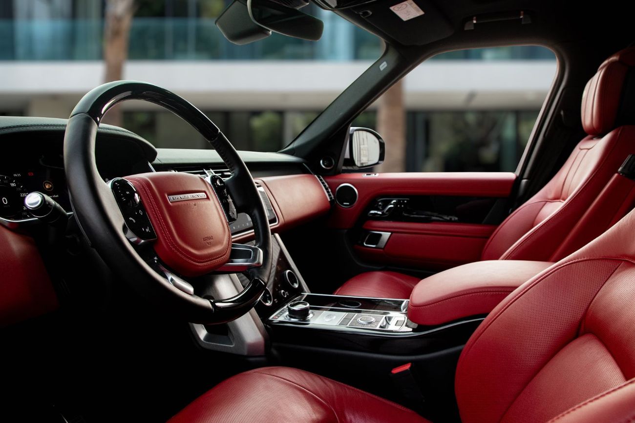 Land Rover Range Rover 4,308 P.M  | 0% Downpayment | Vogue SE V8 | Full Al Tayer History!