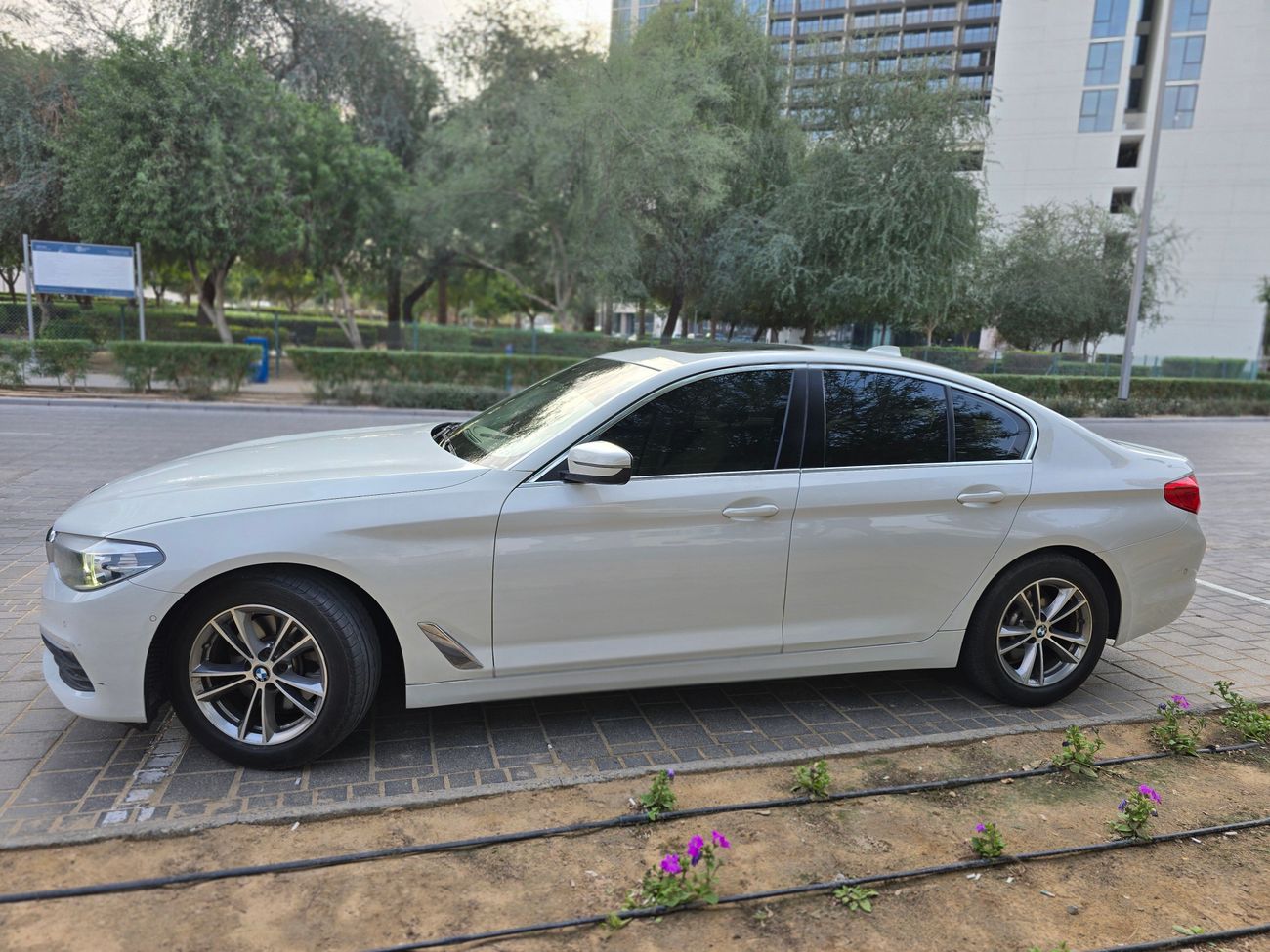 بي أم دبليو 520i