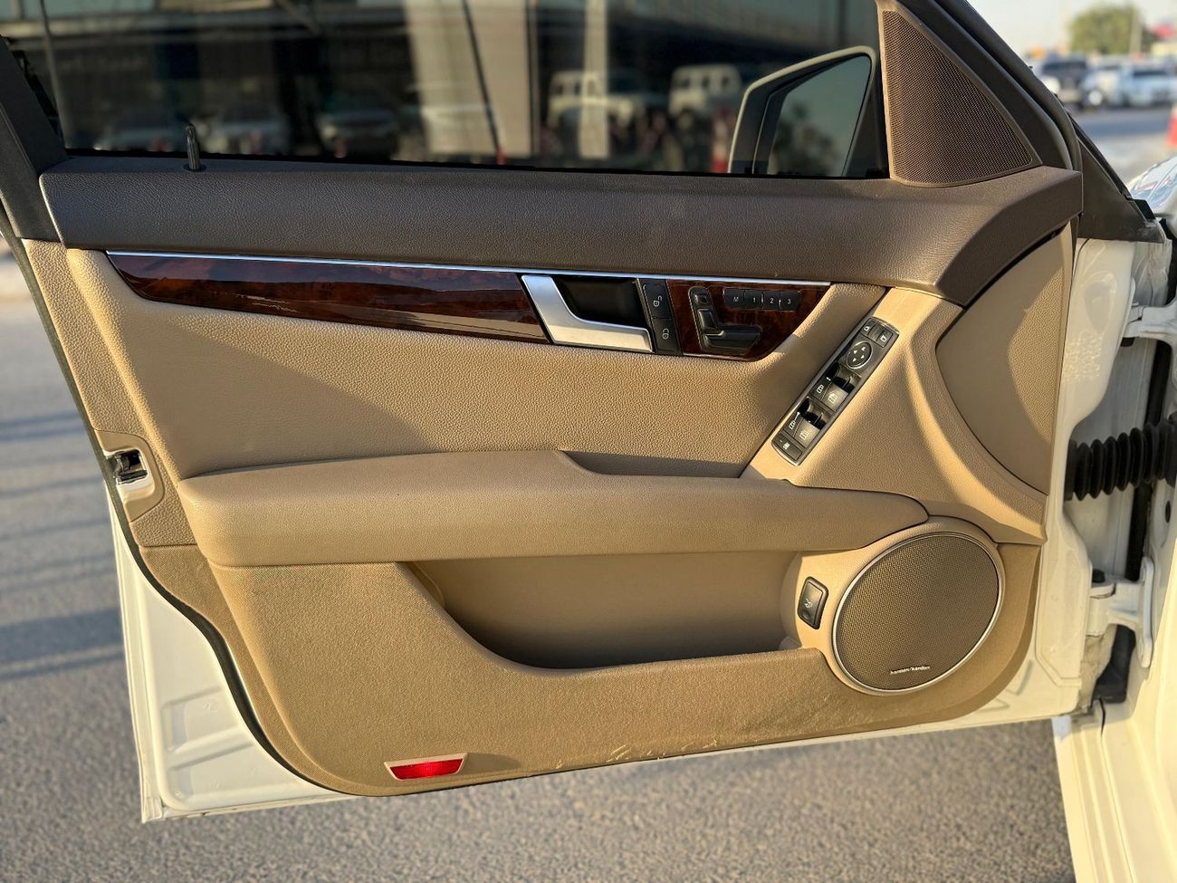 Mercedes-Benz C 300 2014 MERCEDES C 300 AMERICAN SPECS GOOD COND Std 2.0L (241 HP)