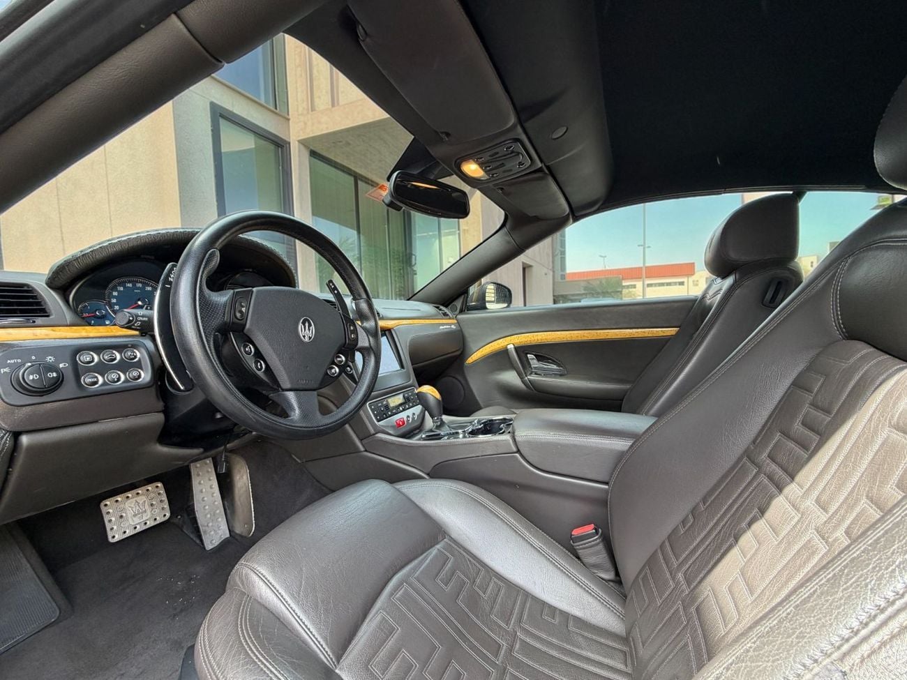 مازيراتي جران كابريو MASERATI GRANCABRIO FENDI EDITION | 4.7L V8 – 460 BHP | 2012 | GCC SPECS