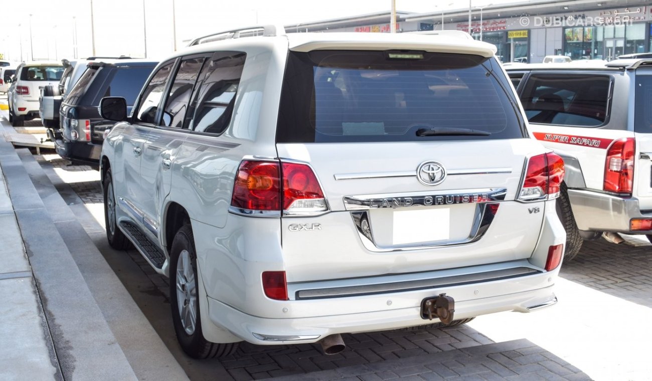 Toyota Land Cruiser GXR V8