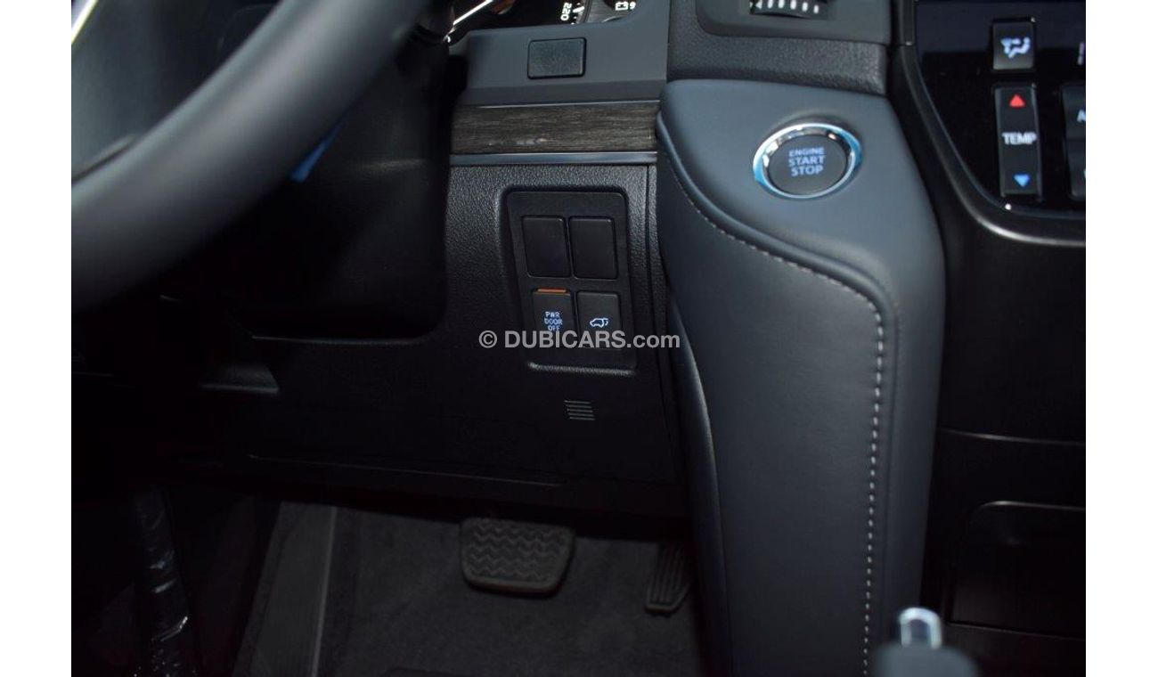 Toyota Land Cruiser 200 GXR V8 4.6L PETROL GRAND TOURING