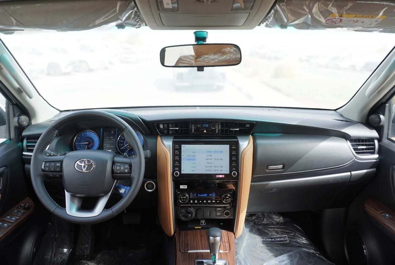 Toyota Fortuner GX2 4X4 2.7L TOYOTA FORTUNER GXR 4X4, 2.7L, A/T-2025
