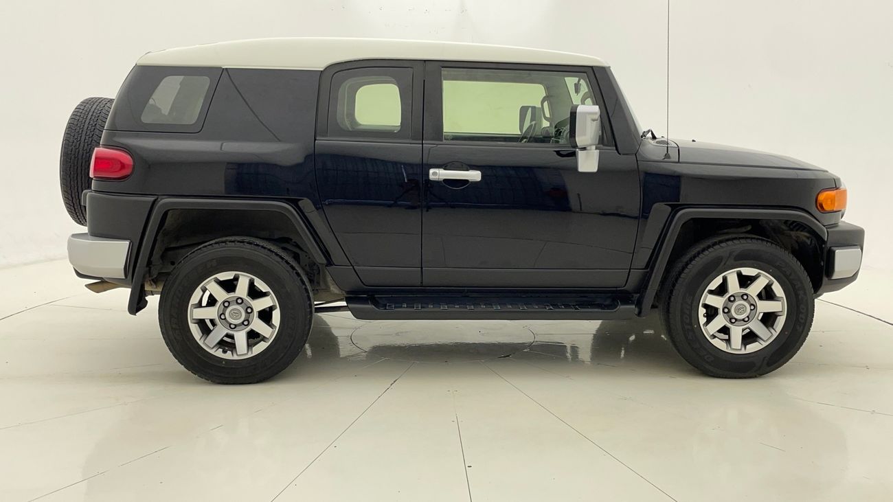 Toyota FJ Cruiser GXR 4 | Zero Down Payment | Home Test Drive