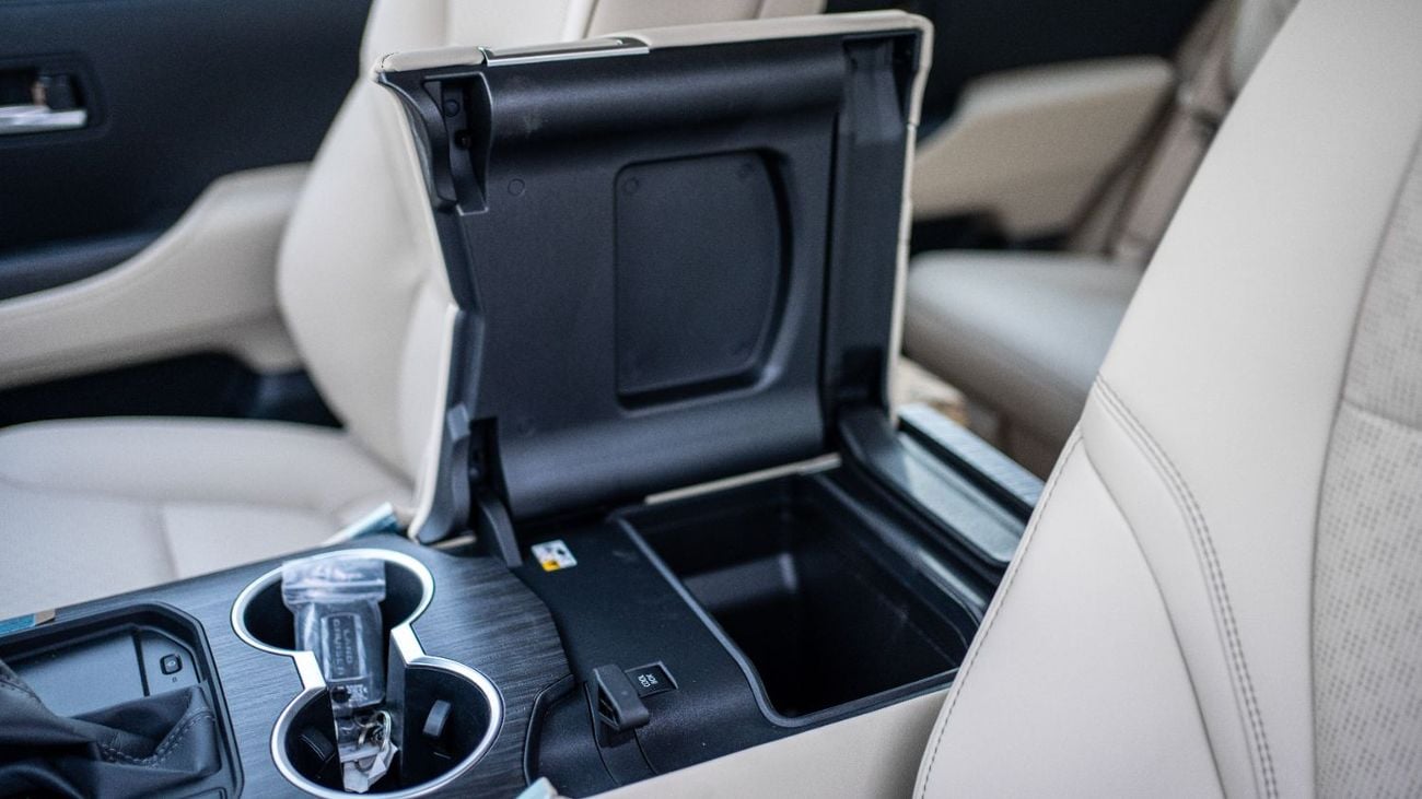 تويوتا لاند كروزر 2026 Toyota Land Cruiser 300 VXR 3.5L AT Hybrid (Bronze-Beige)