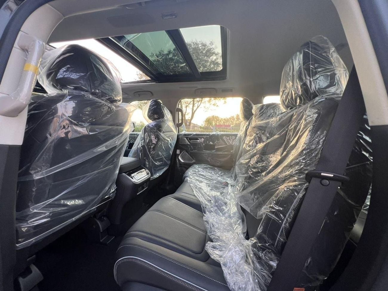 Infiniti QX80 SENSORY BENCH CHAIRS