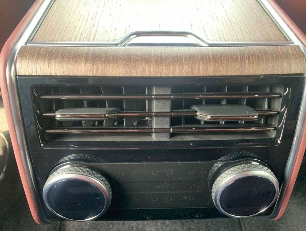 لاند روفر رينج روفر P400 LWB AUTOBIOGRAPHY 3.0L PETROL AWD