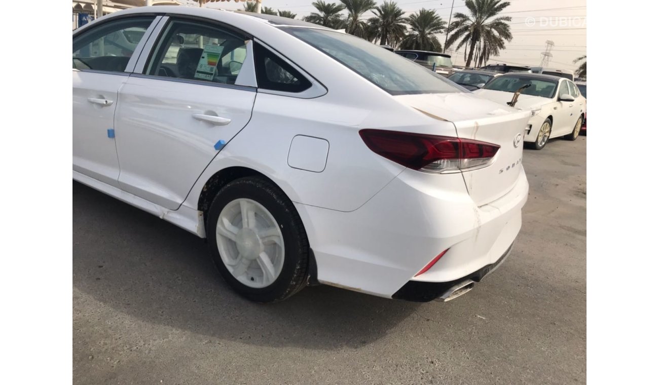 Hyundai Sonata with start engine and door finger print