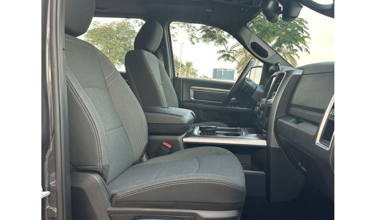 RAM 1500 DODGE RAM 5.7 WARLOCK 2021 GCC LOW MILEAGE WITH AGENCY WARRANTY  & SERVICE CONTRACT TILL 2027 IN MIN