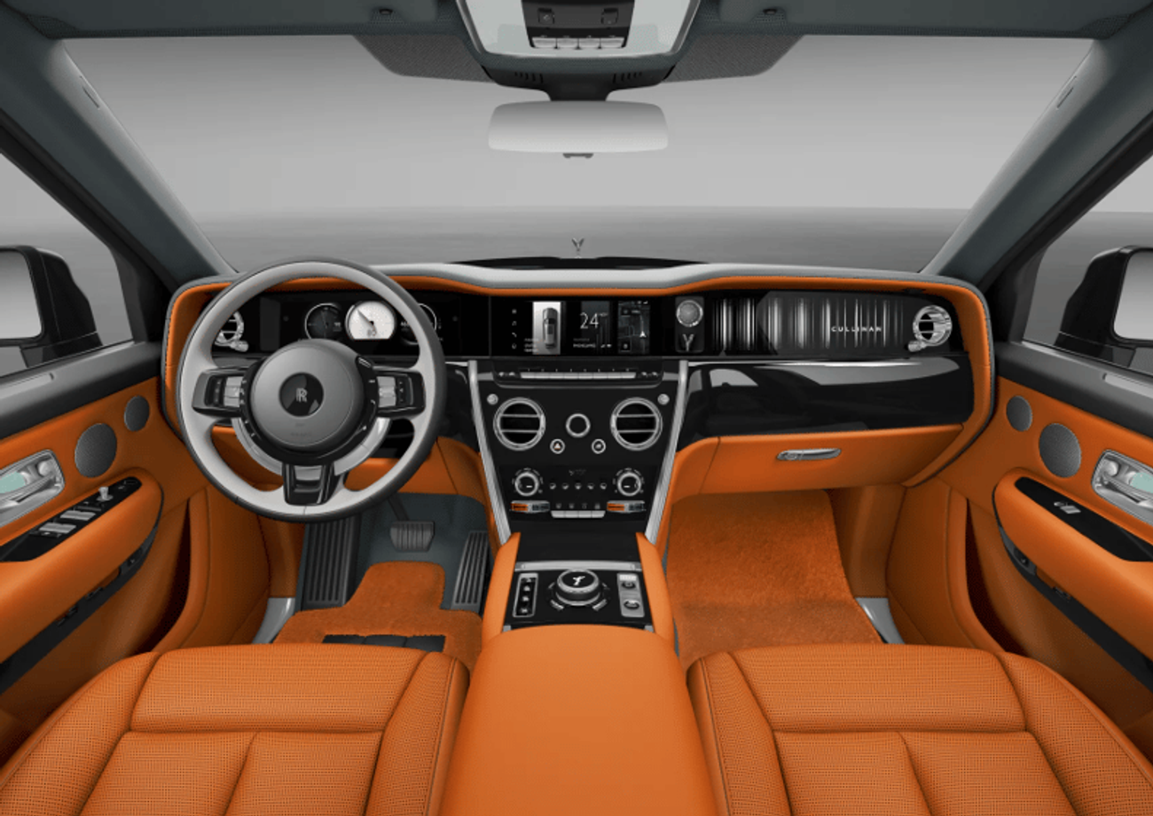 Rolls Royce Cullinan STD In LHD