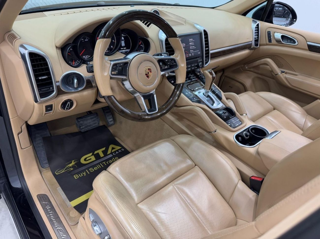 بورش كايان 2017 Porsche Cayenne Platinum Edition, Full Service History, Excellent Condition, GCC