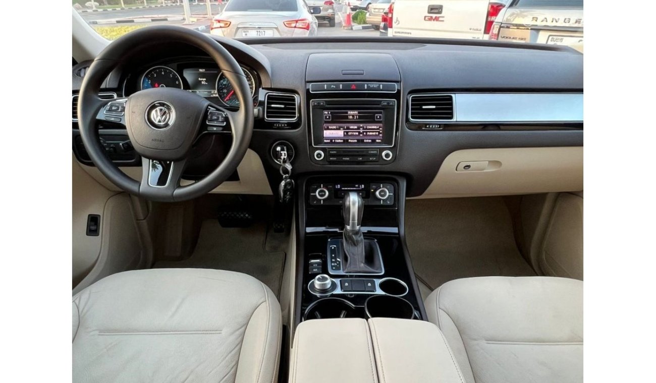 فولكس واجن طوارق SEL VOLKSWAGEN TOUAREG 2016 GCC PERFECT CONDITION