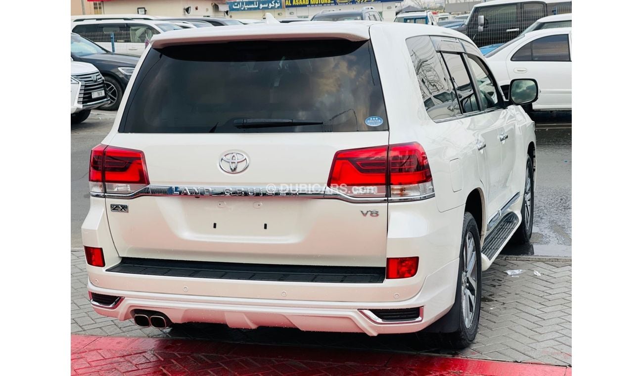 Toyota Land Cruiser Toyota ZX Landcruiser Petrol Engine model 2018 top of the range car very clean and good condition