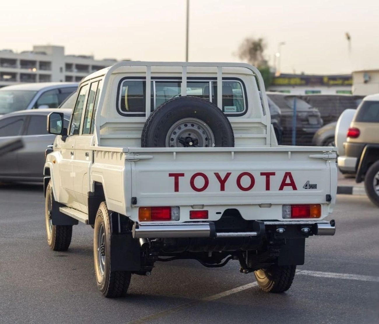 تويوتا لاند كروزر TOYOTA LAND CRUISER PICK UP DOUBLE CABIN 2.8L DIESEL M/T MY 2025