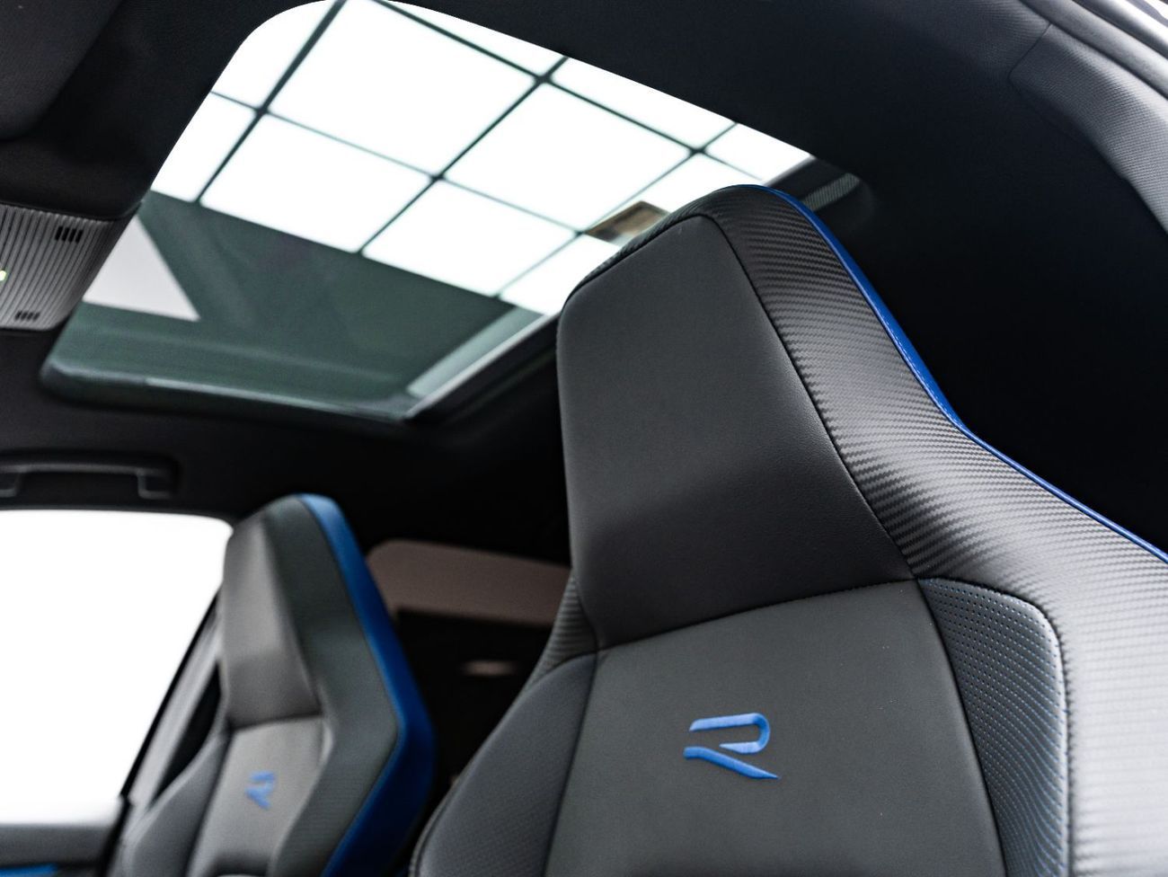 Volkswagen Golf R Base 2.0T 2023 Volkswagen Golf R, 2027 Volkswagen Warranty, Volkswagen Service Contract, Low Kms, GC