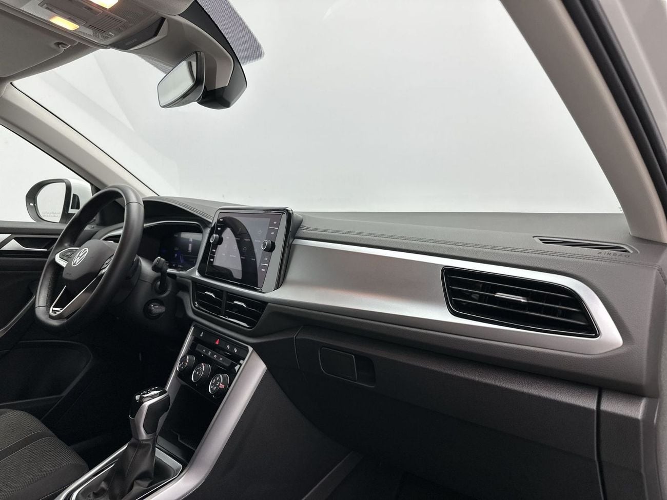Volkswagen T-ROC LIFE with Camera 1.4L | Adaptive Cruise Control | VW Certified