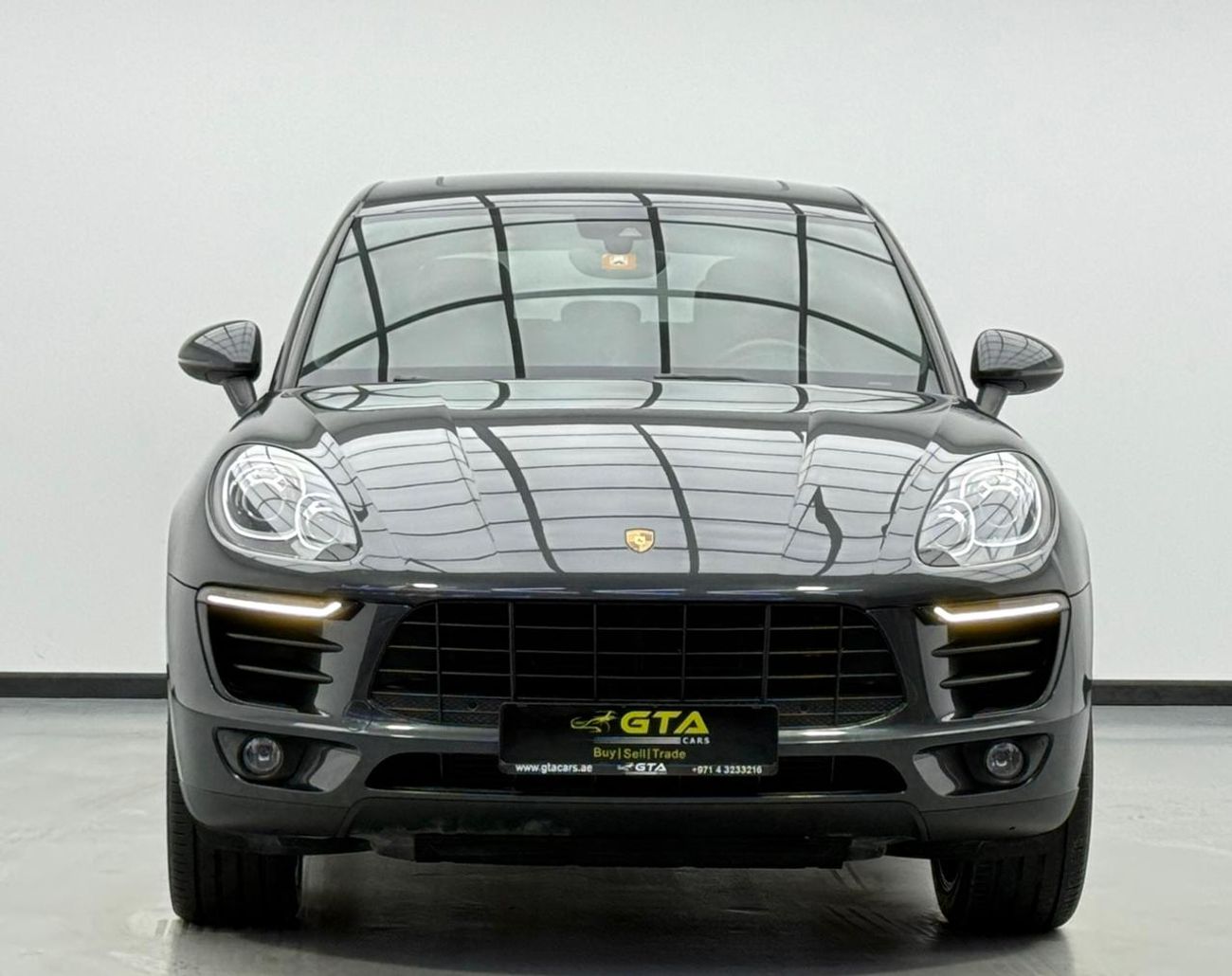 Porsche Macan Std 2.0L (252 HP) 2018 Porsche Macan, Warranty, Full Service History, Excellent Condition, GCC