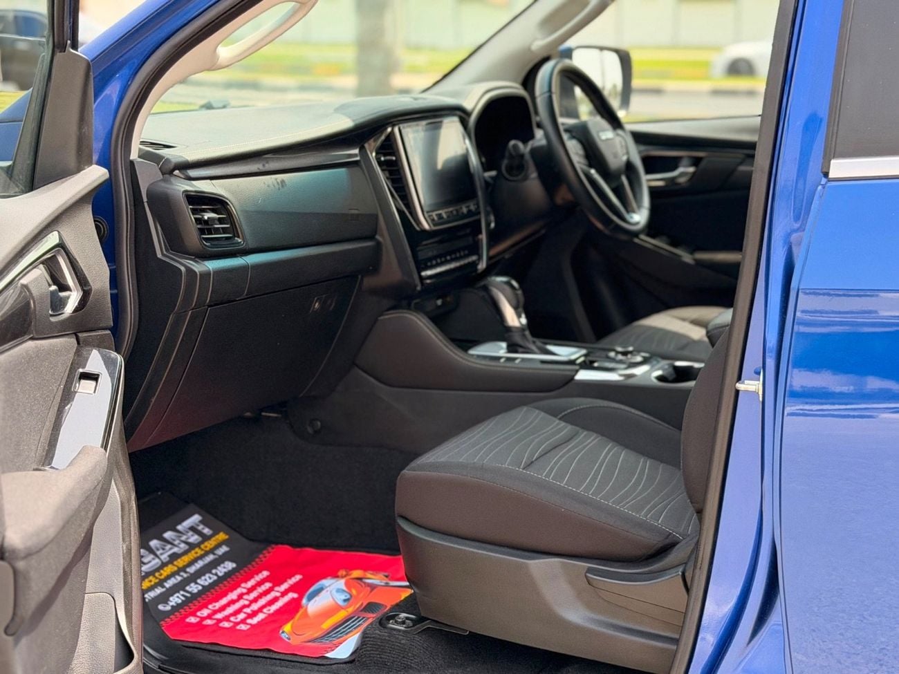 Isuzu MU-X HALF OPTION