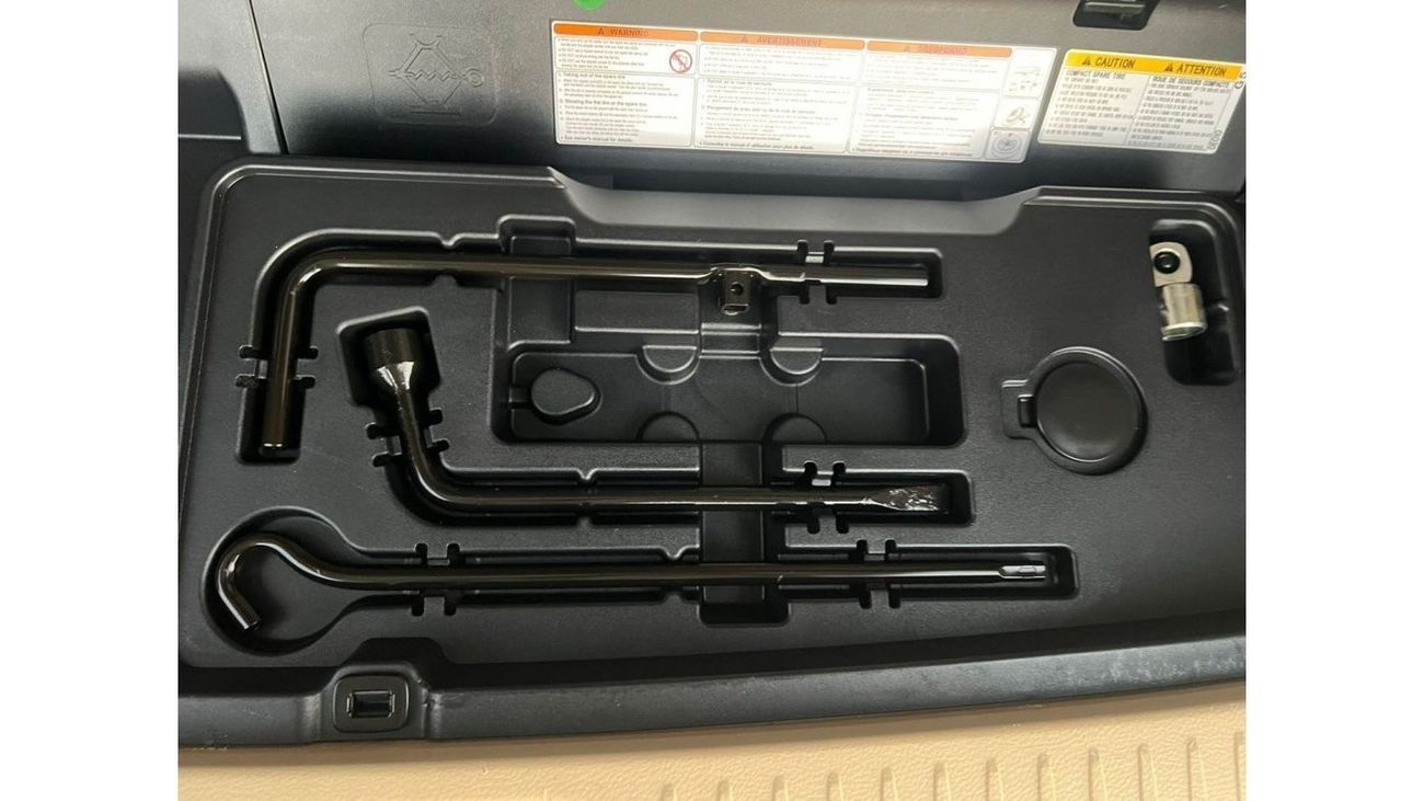 Toyota Highlander 2016 Toyota Highlander, Hybrid - 4X4 - Panoramic / Push Start - Heat and Cooling Seats- Limited Full