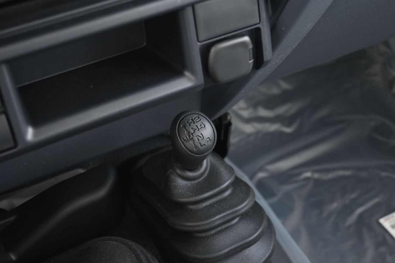 Toyota Land Cruiser 70 Toyota Land Cruiser 70 Series HardTop Manual 4.0L V6, Petrol, 4WD