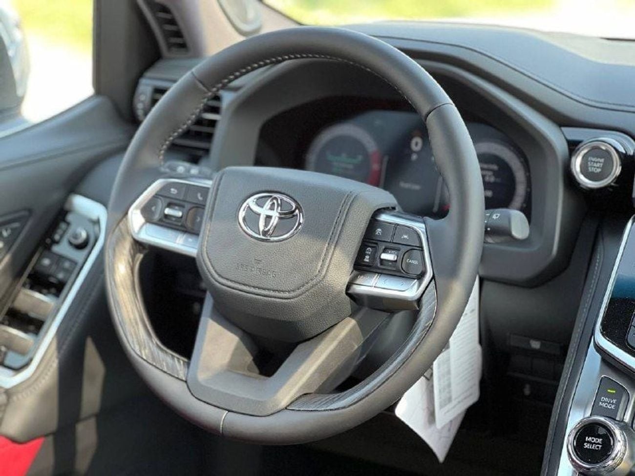 Toyota Land Cruiser VXR 3.3L DSL A/T // 2025 // FULL OPTION WITH RADAR , 360 CAMERA , LEATHER & POWER & COOLING SEATS //