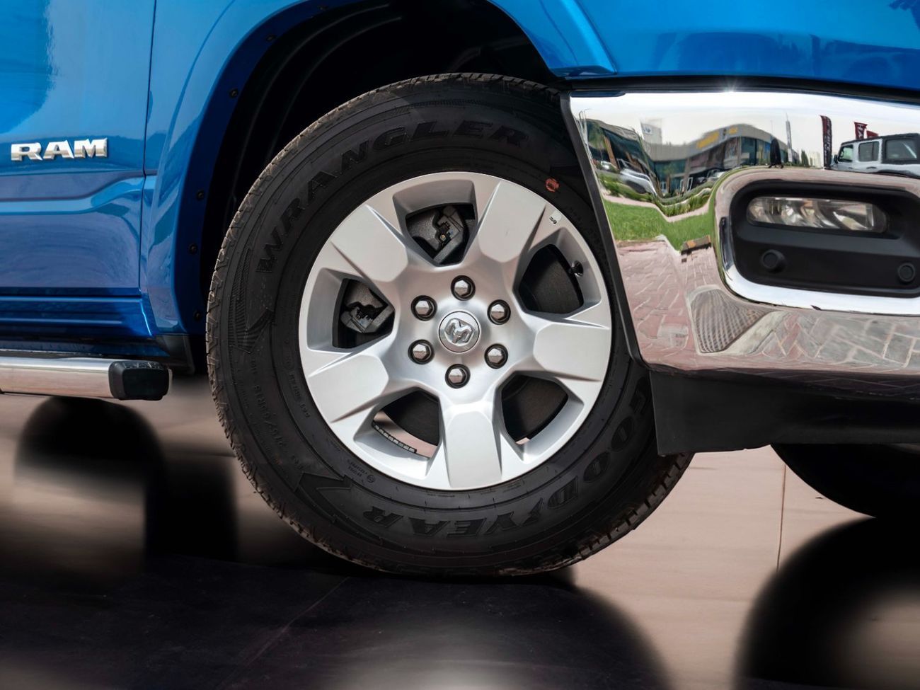 RAM 1500 Bighorn Crew Cab 5.7L