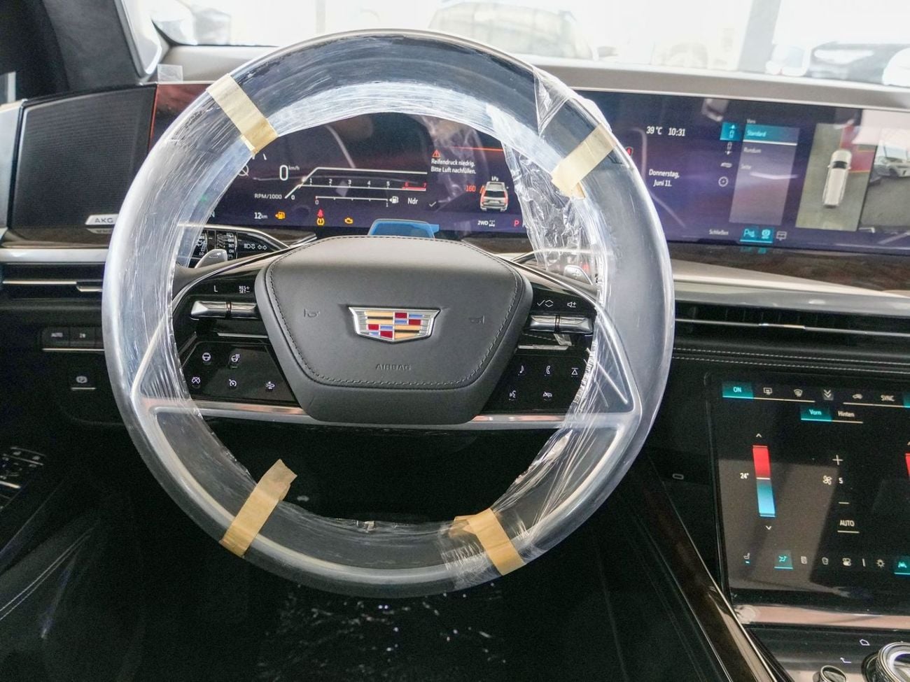 كاديلاك إسكالاد 2026 ESCALADE ESV SPORT PLATINUM CAPTAIN SEATS BRAND NEW 0KM