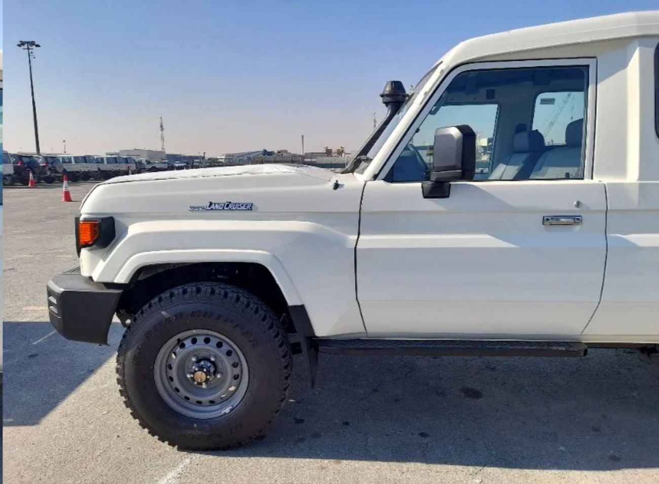 تويوتا لاند كروزر 70 RHD TOYOTA LAND CRUISER LC78 4.2L DIESEL MT MY2025 - WHITE