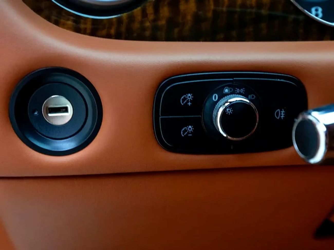 بنتلي كونتيننتال جي تي V8