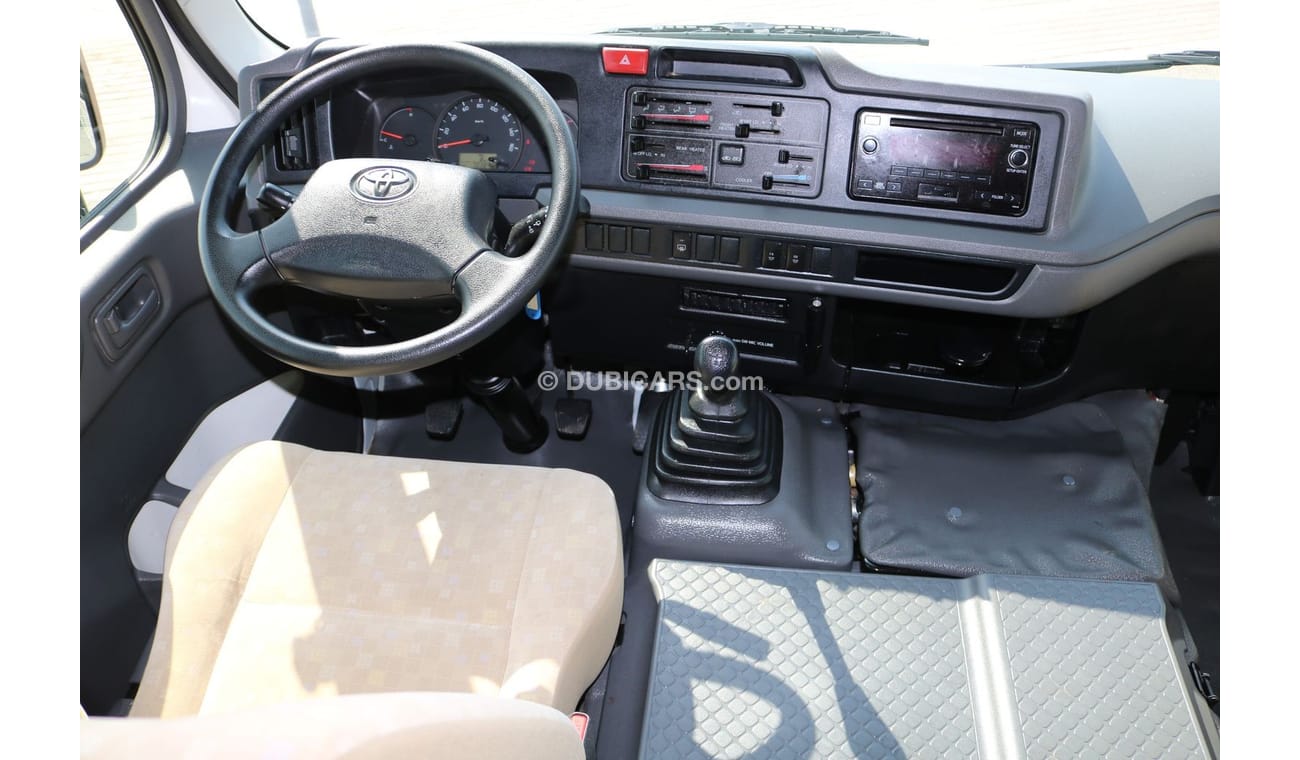 Toyota Coaster 30 SEATER 2017 MODEL BUS WITH GCC SPECS