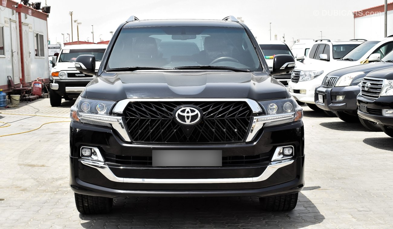 Toyota Land Cruiser VXR V8 With 2018 Body kit