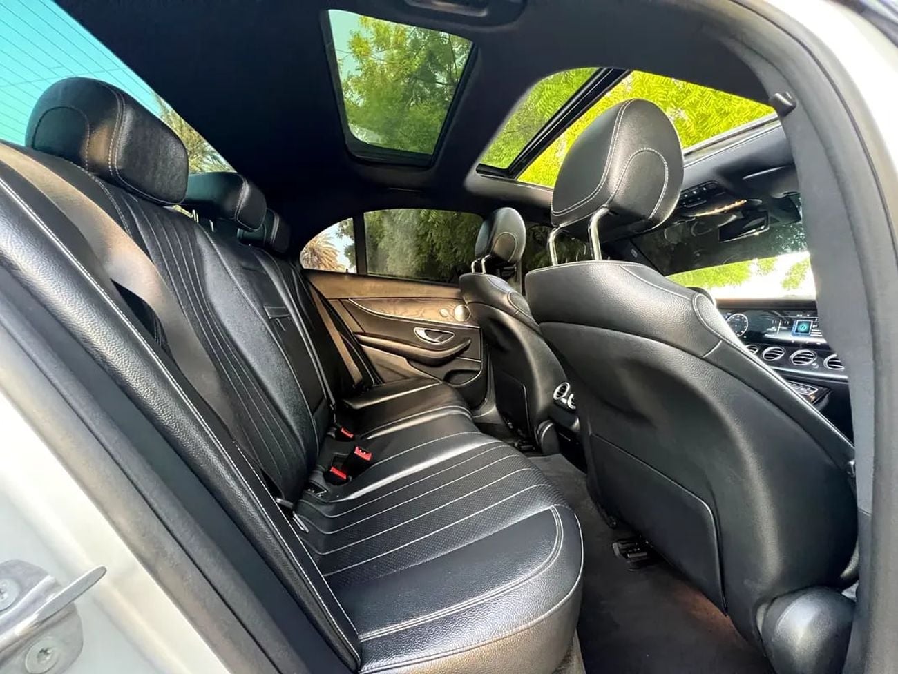 Mercedes Benz E300 E 300 - Premium Luxury Sedan