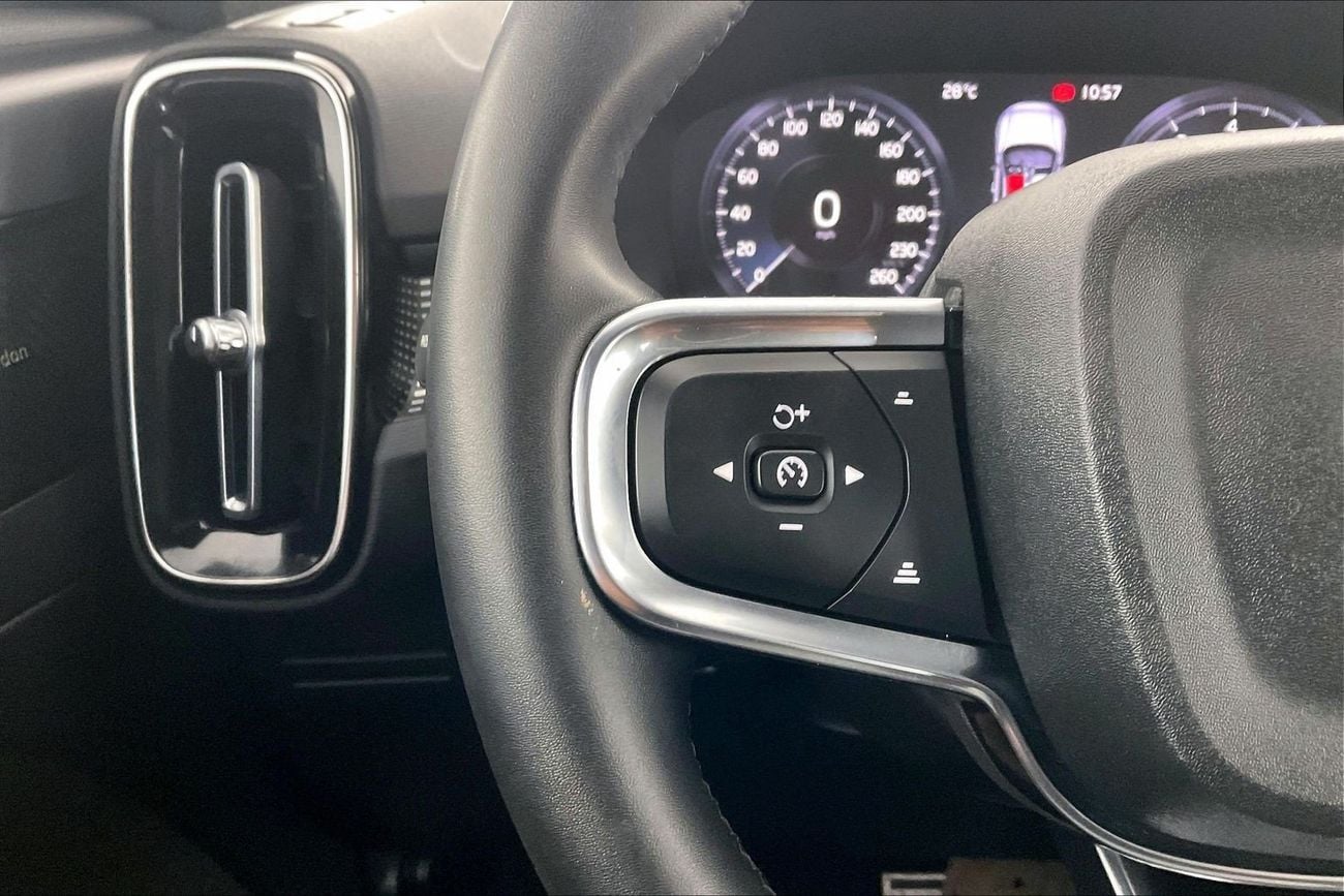 Volvo XC40 2.0 T4 190 FWD R-DESIGN AUTO | Guaranteed Warranty | 0 Down Payment