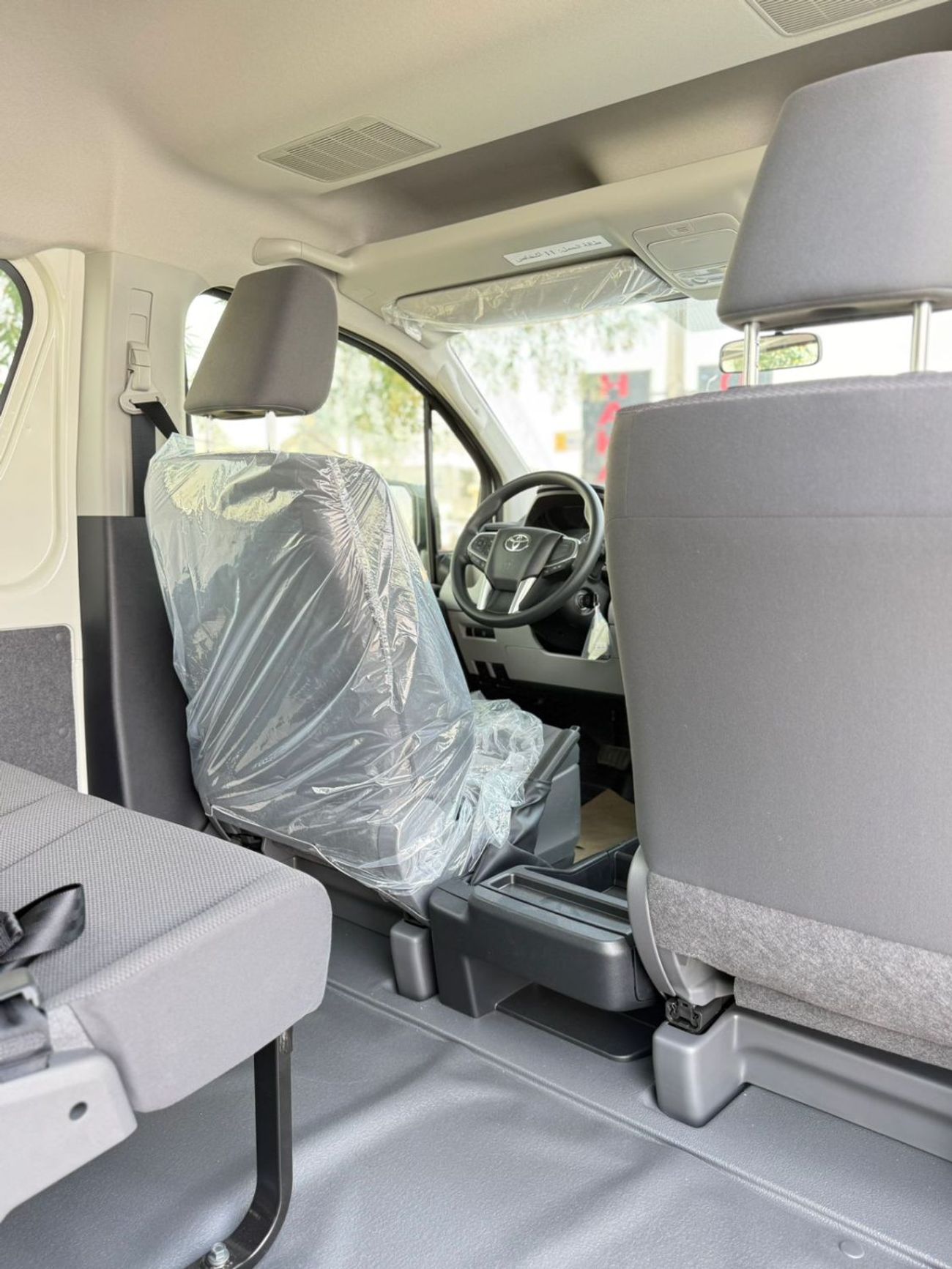 Toyota Hiace GL -High Roof Commuter 3.5L A/T