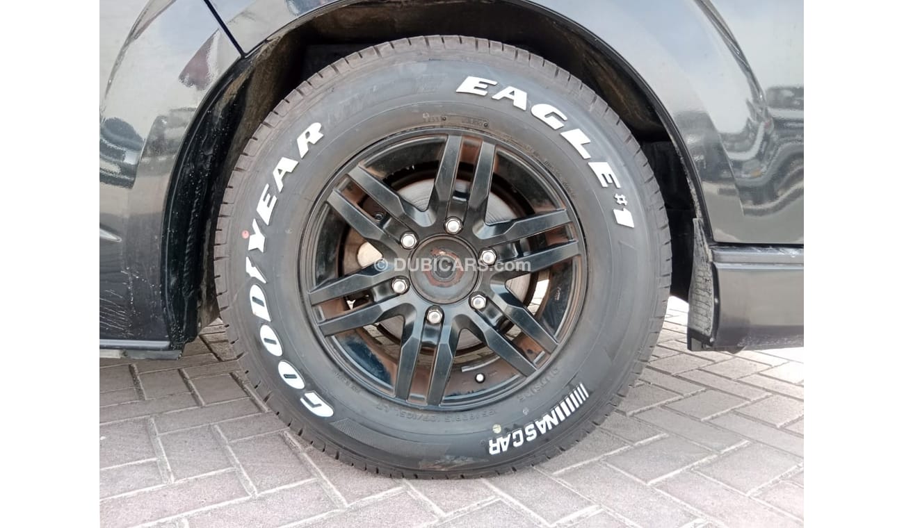 تويوتا هاياس TOYOTA HIACE VAN RIGHT HAND DRIVE(PM03728)