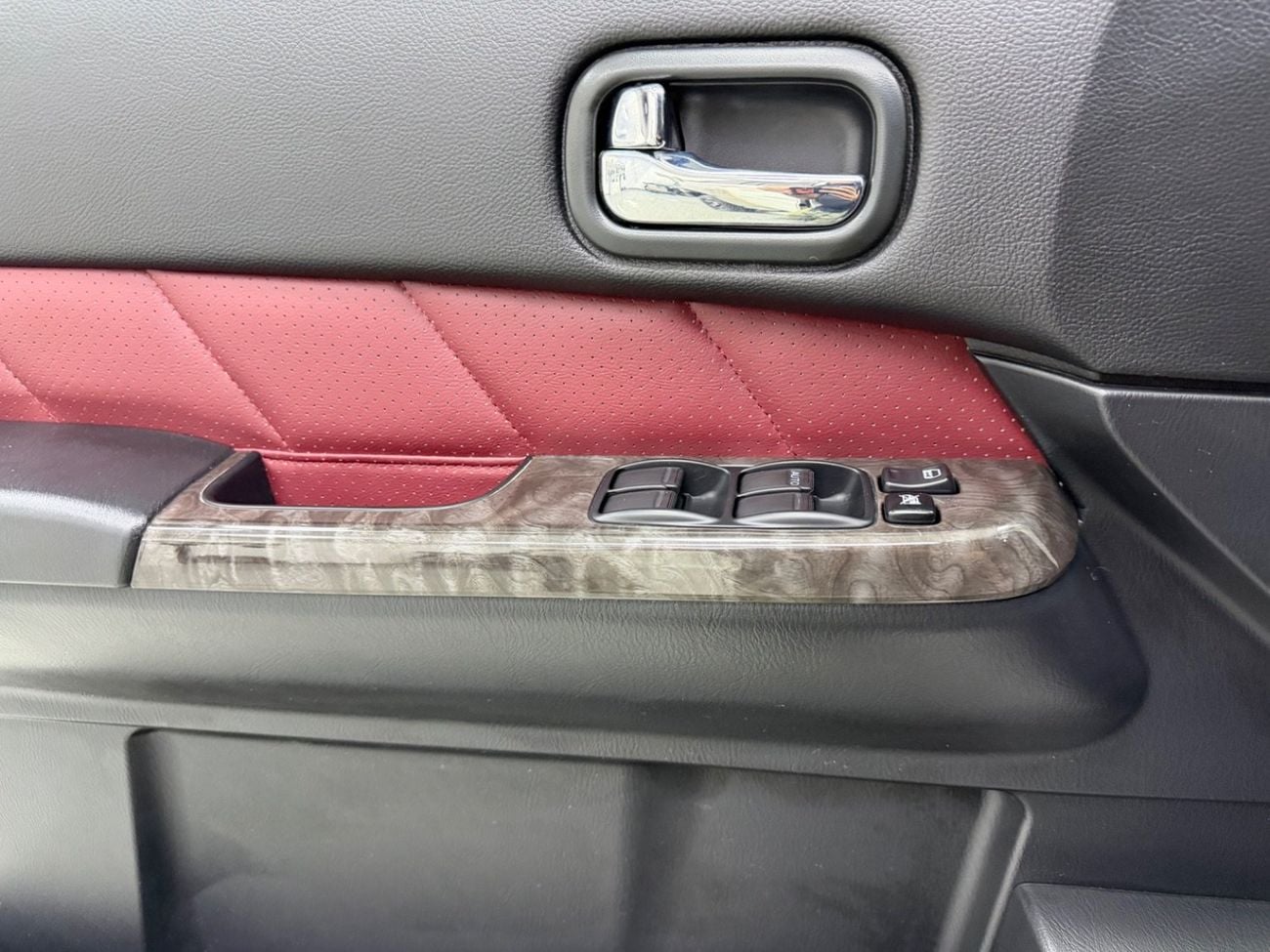 نيسان باترول سوبر سفاري Original paint .. Warranty .. Perfect Condirion