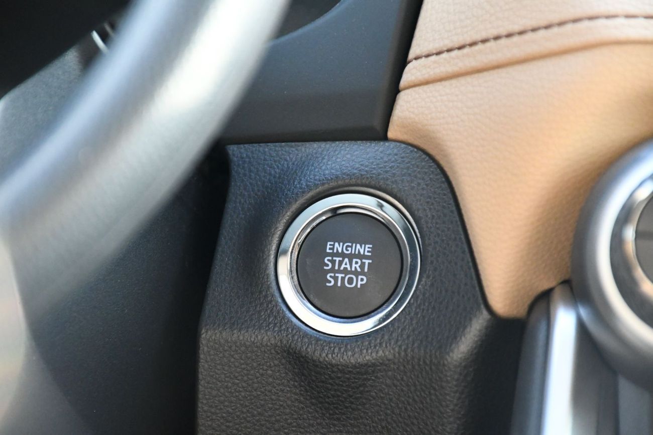 Toyota RAV4 2.5L XLE PETROL WITH SUNROOF  (FOR LOCAL10 %)