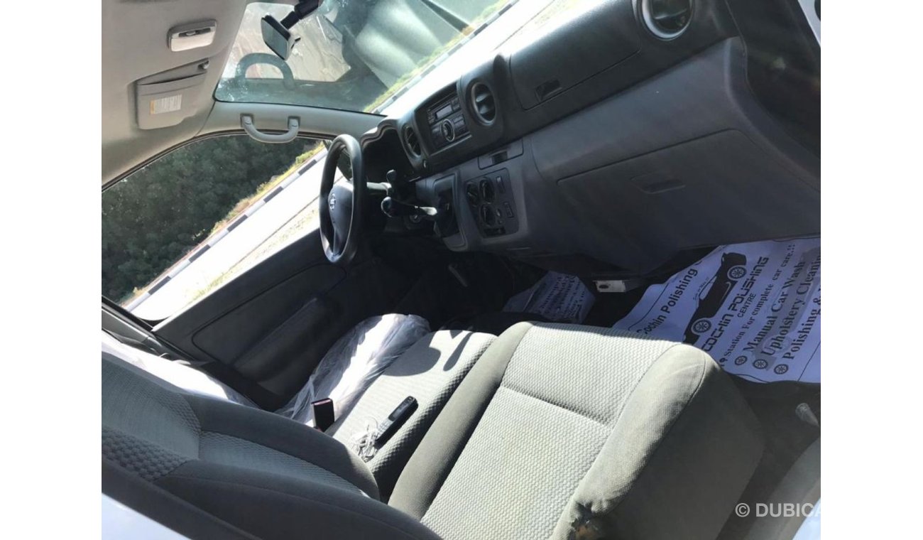 نيسان أورفان نيسان اورفان 2015 ديزل 14 راكب بحاله ممتازه