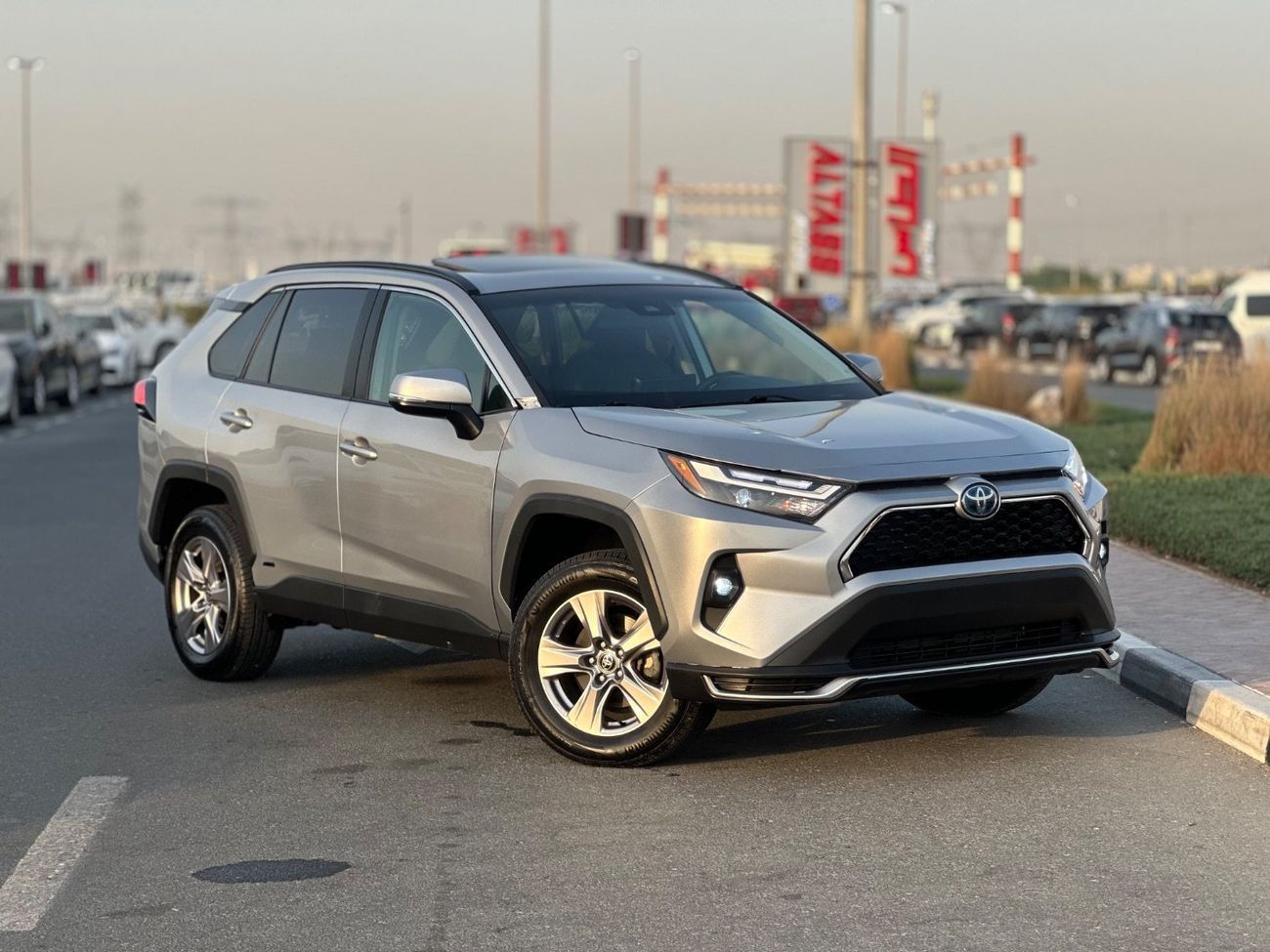 تويوتا راف ٤ XLE 2.5L