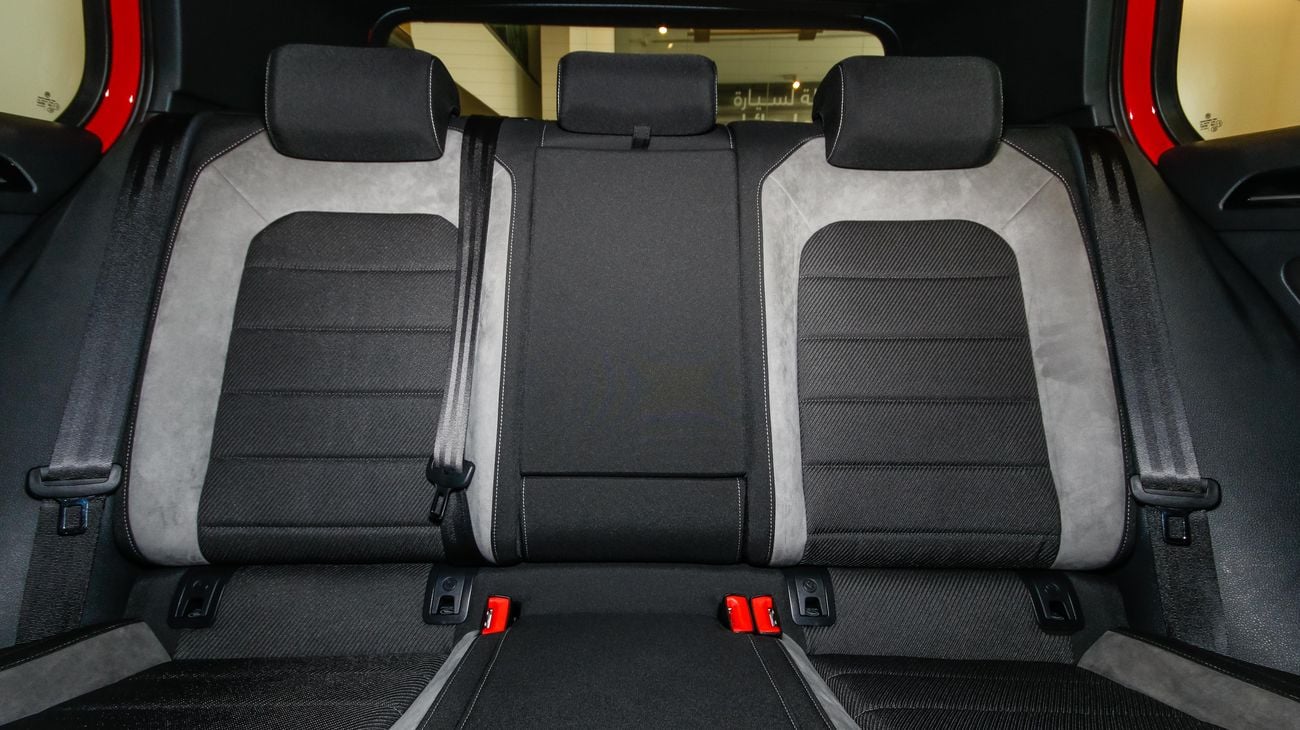 Volkswagen Golf R 4MOTION