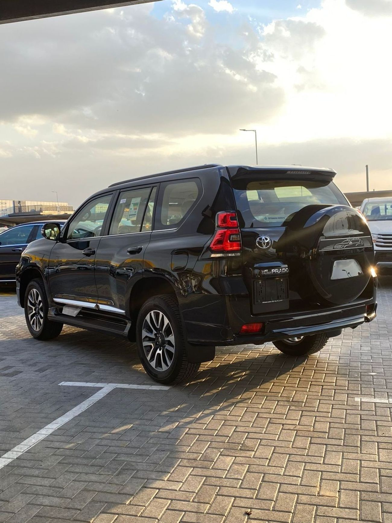تويوتا برادو TOYOTA PRADO VX-R 4.0L PETROL | GCC | 2023 | O KM | 02 YEARS WARRANTY |