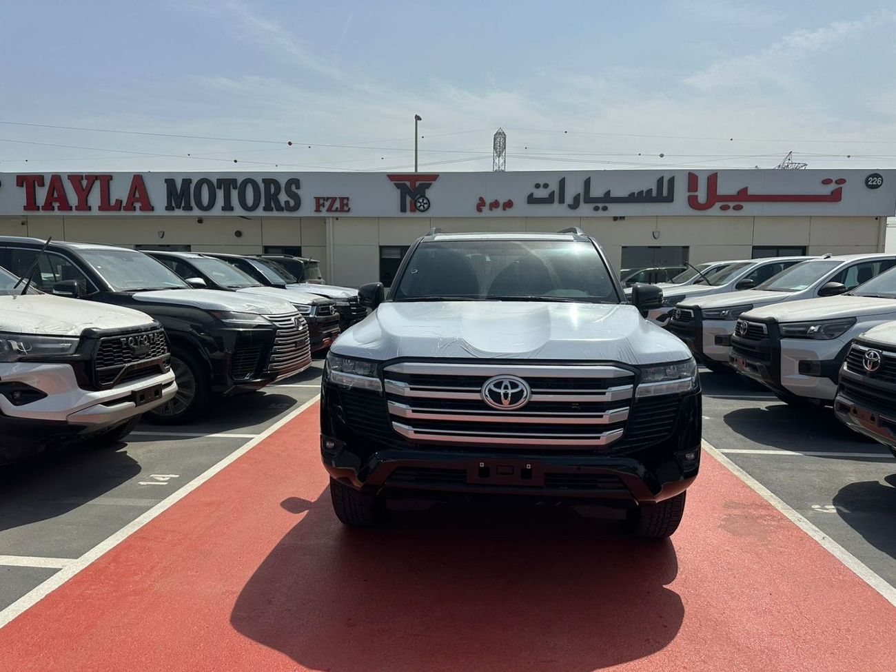 تويوتا لاند كروزر TOYOTA LANDCRUISER 4.0 GXR BASIC 2024 BLACK