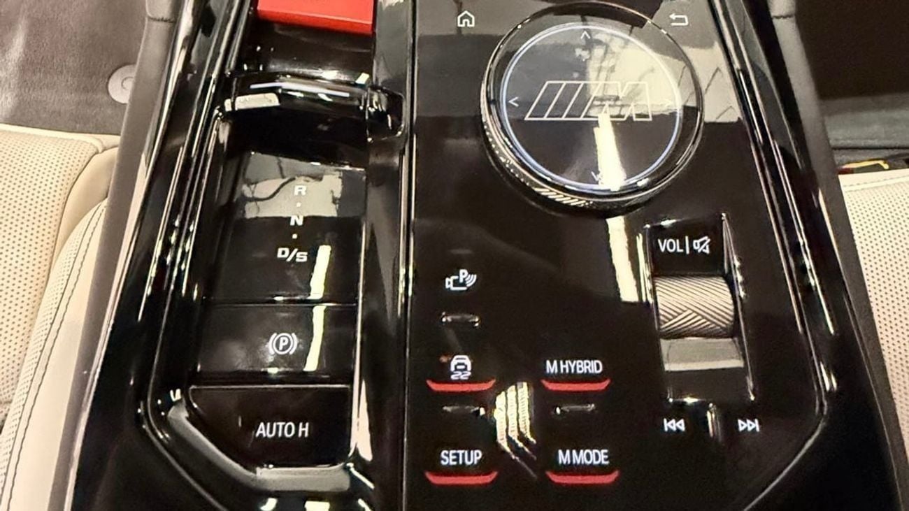 BMW M5 G90 - GCC Specs with dealer warranty and service