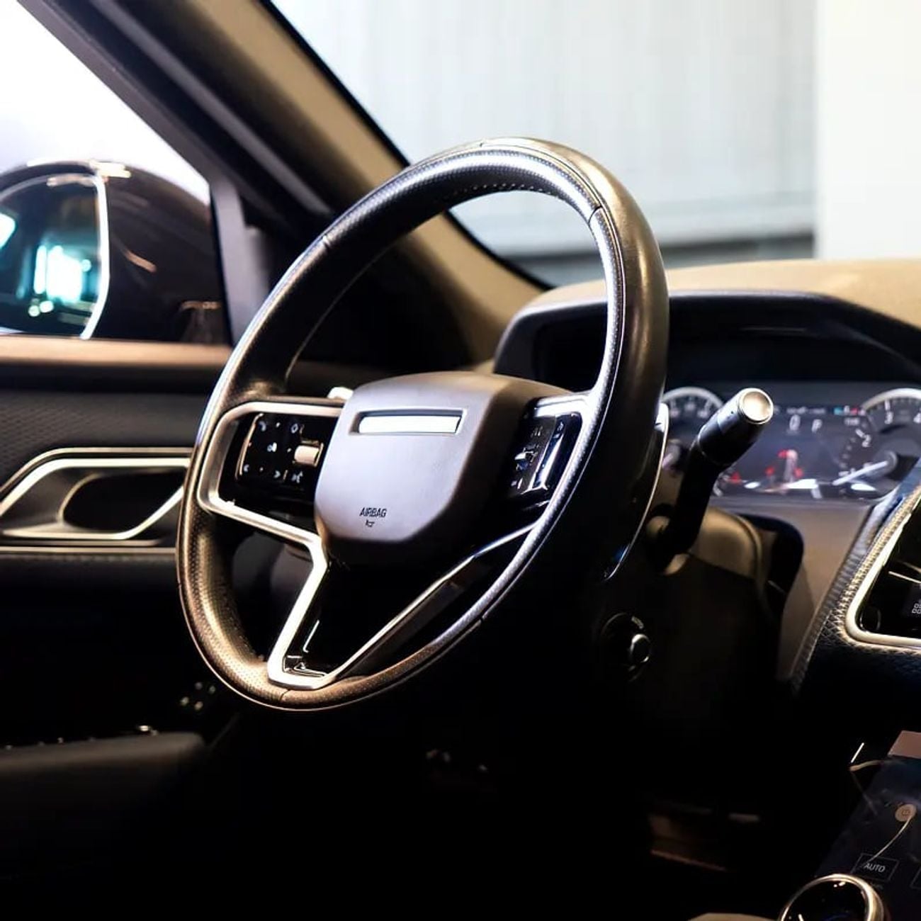 لاند روفر رينج روفر فيلار AED 3,065 p.m • 0% Downpayment • Velar R-Dynamic • 1 Year Warranty • Full Service History
