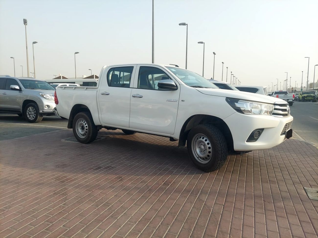 Toyota Hilux DC 2.4L 4WD DIESEL MANUAL TRANSMISSION