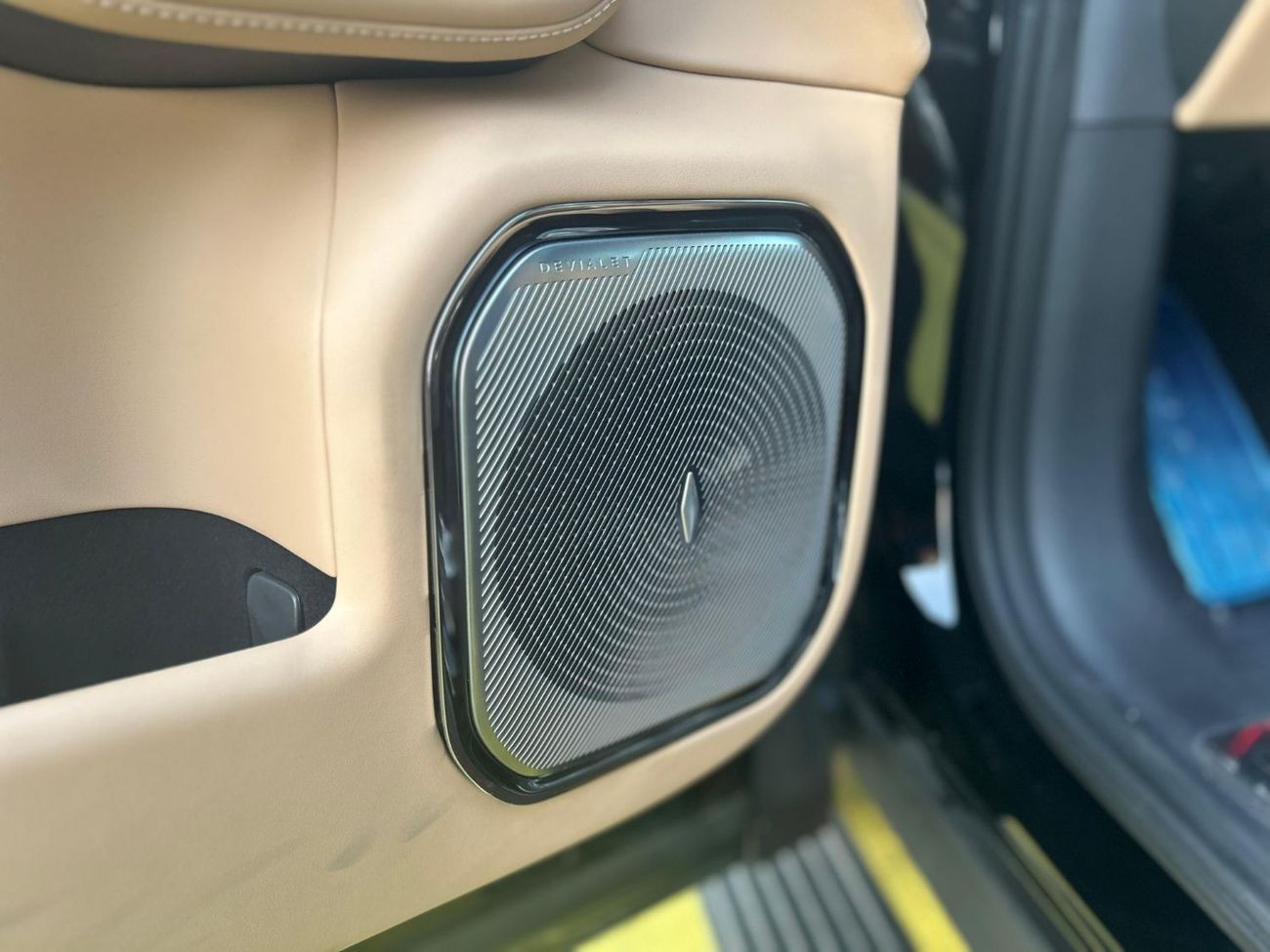 BYD Leopard 8 BYD Leopard 8 Smart and Brave Flagship Edition (7 Seats)